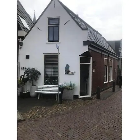 With 2 Bedrooms Holiday home