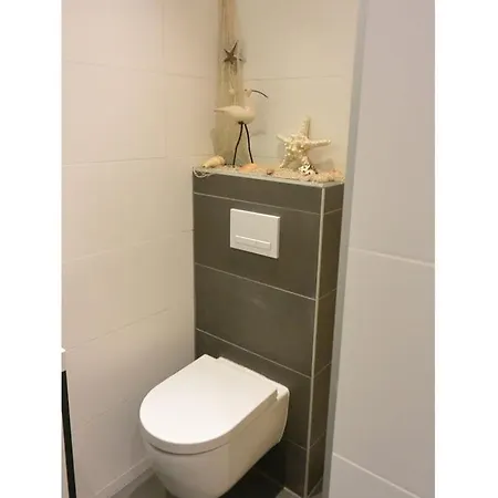 With 2 Bedrooms *